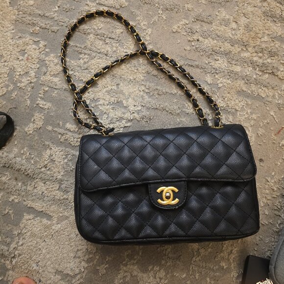 Chanel purse - Picture 1 of 1